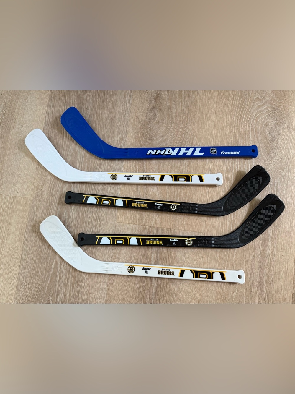 Franklin Mini Hockey Stick Set NHL and Boston Bruins 5 Total Sticks